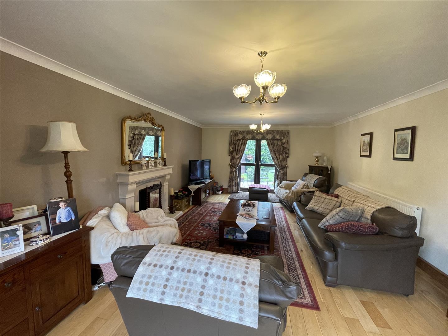 SITTING ROOM